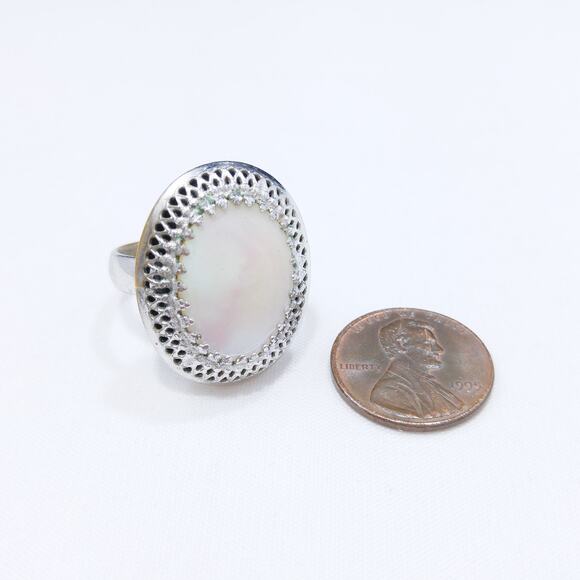 Vintage Whiting & Davis Mother of Pearl Ring, US Size 6 1/2 Adjustable - Picture 5 of 10